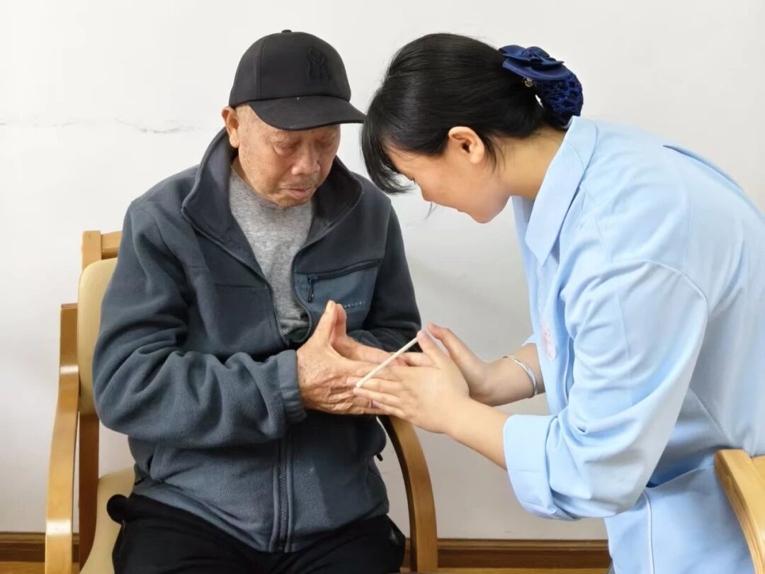 <b>“这老人还活着？！”——康源养老四个月创造的生命奇迹，连医生都难以置信了！</b>